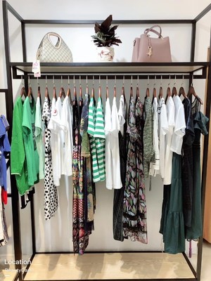 開服裝店的進貨渠道選擇芝麻e柜品牌折扣店童裝、男裝、女裝加盟店可靠嗎